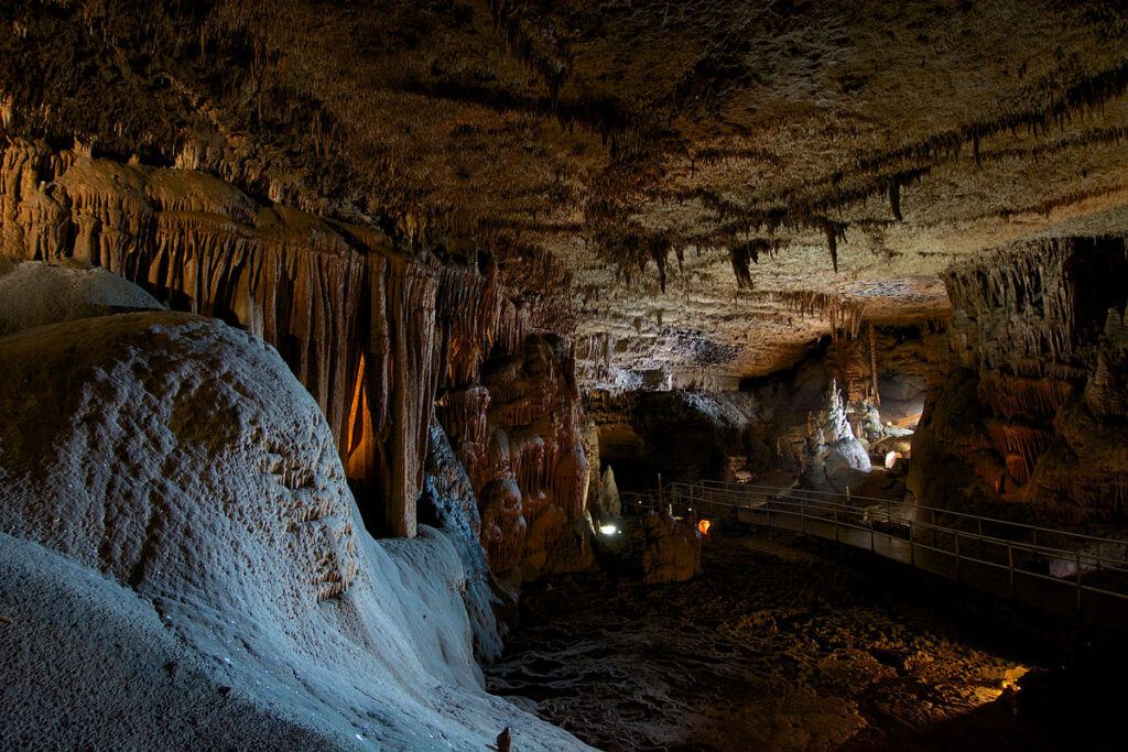 Discovering Blanchard Springs Caverns