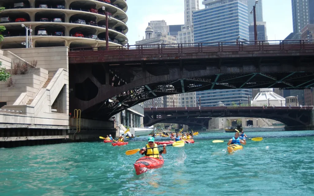 Go Kayaking on the Chicago River
